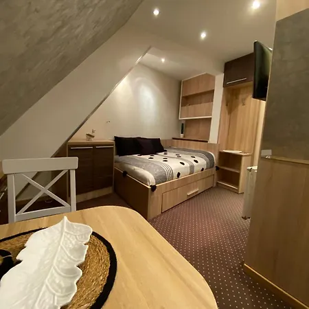 Dunja Konaci Apartmán *